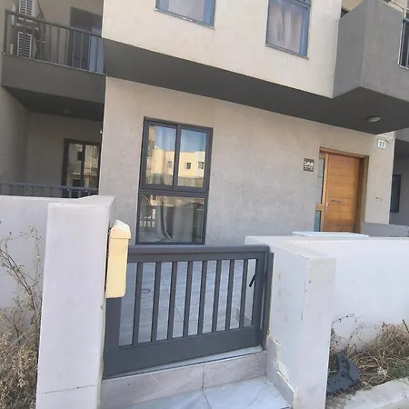 Cozy And Bright Room, Shared Flat 民宿 *