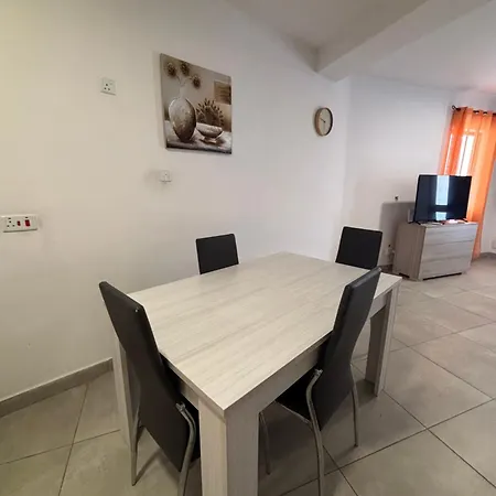 Cozy And Bright Room, Shared Flat *