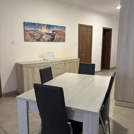 Homestay Cozy And Bright Room, Shared Flat