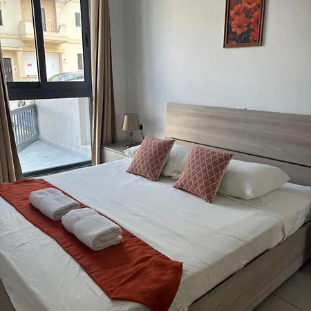Cozy And Bright Room, Shared Flat * Msida