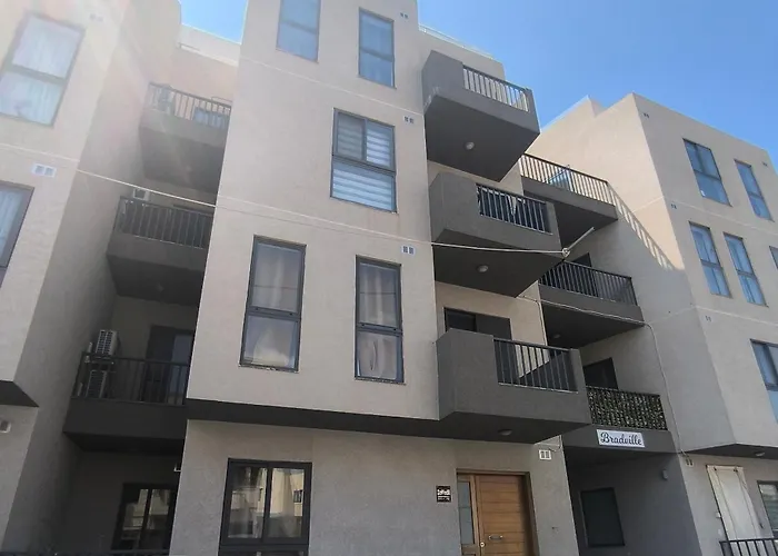 Cozy And Bright Room, Shared Flat Homestay Msida