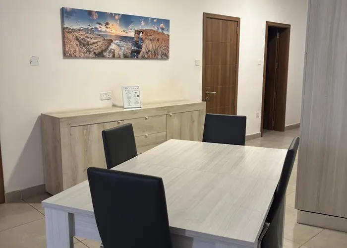 Homestay Cozy And Bright Room, Shared Flat